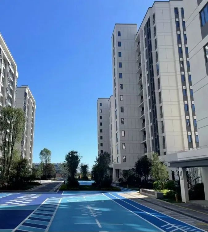 284套、303套、147套……5E对战
一批安置房交房! 284套、303套、147套……5E对战
一批安置房交房!